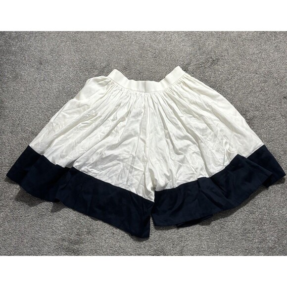 The Row Knee Length Shorts Size 4 White Black - Picture 3 of 11